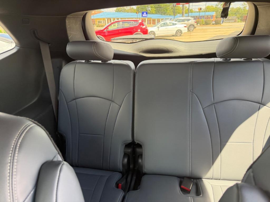 Buick Enclave photo 7