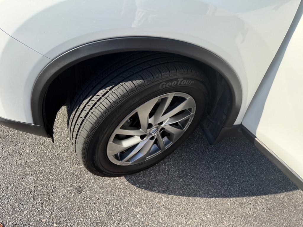 Nissan Rogue photo 9