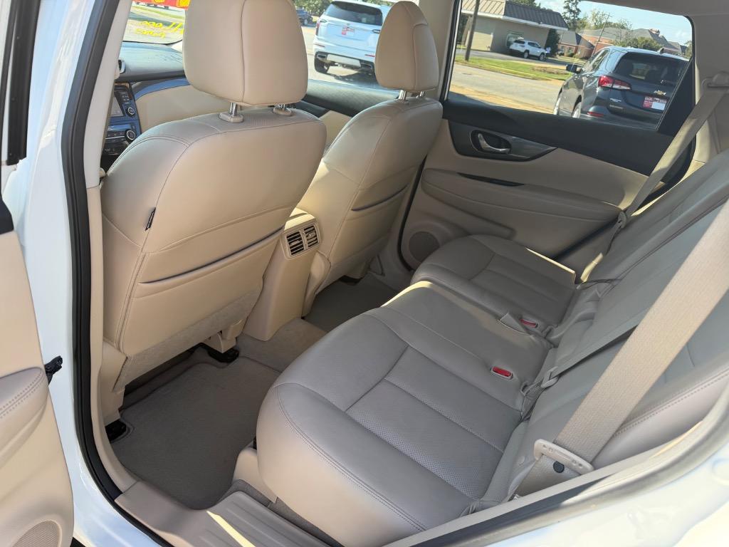 Nissan Rogue photo 6