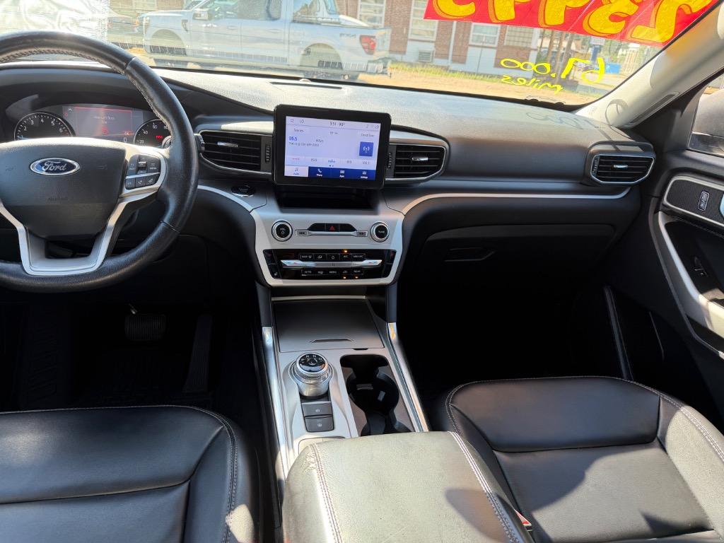Ford Explorer photo 7