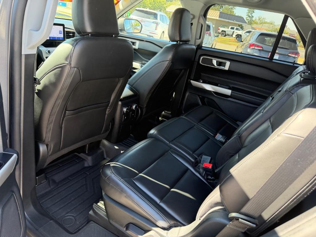 Ford Explorer photo 5