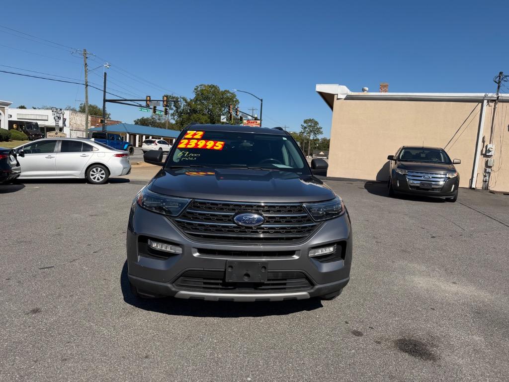 Ford Explorer photo 2