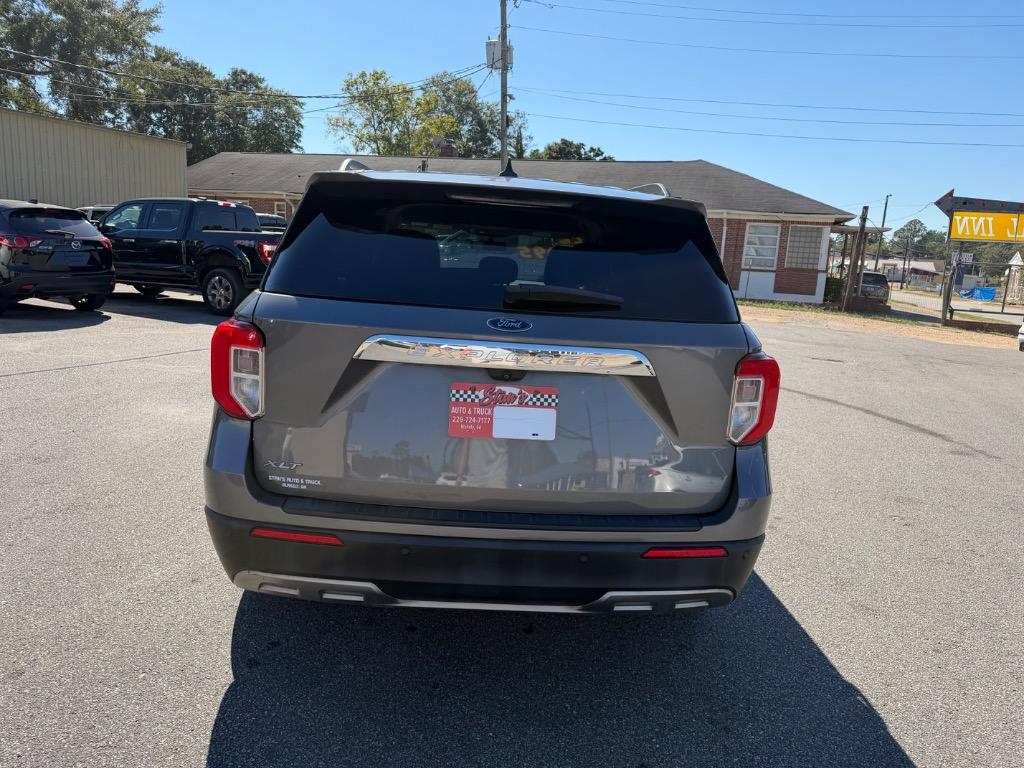 Ford Explorer photo 4