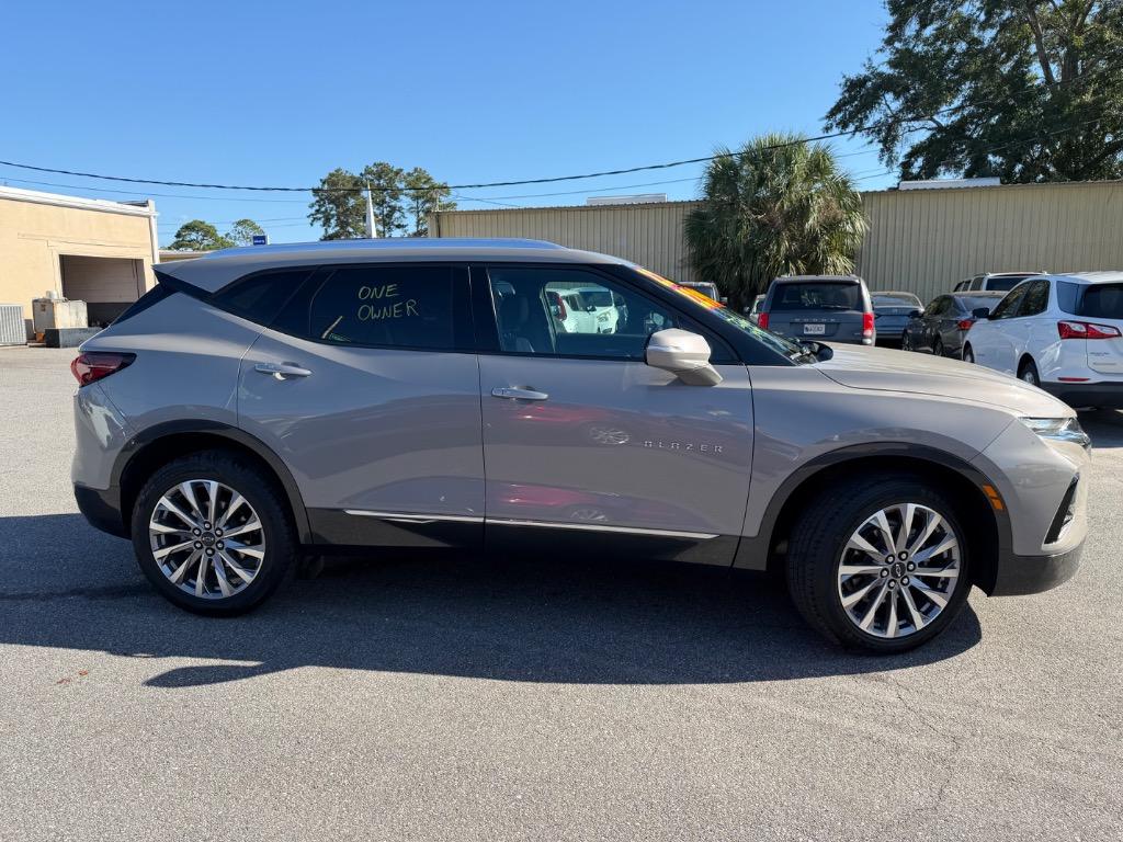 Chevrolet Blazer photo 3