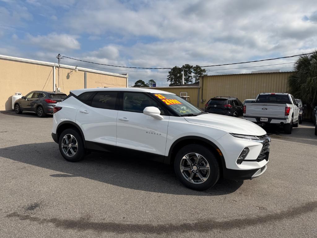 Chevrolet Blazer photo 3