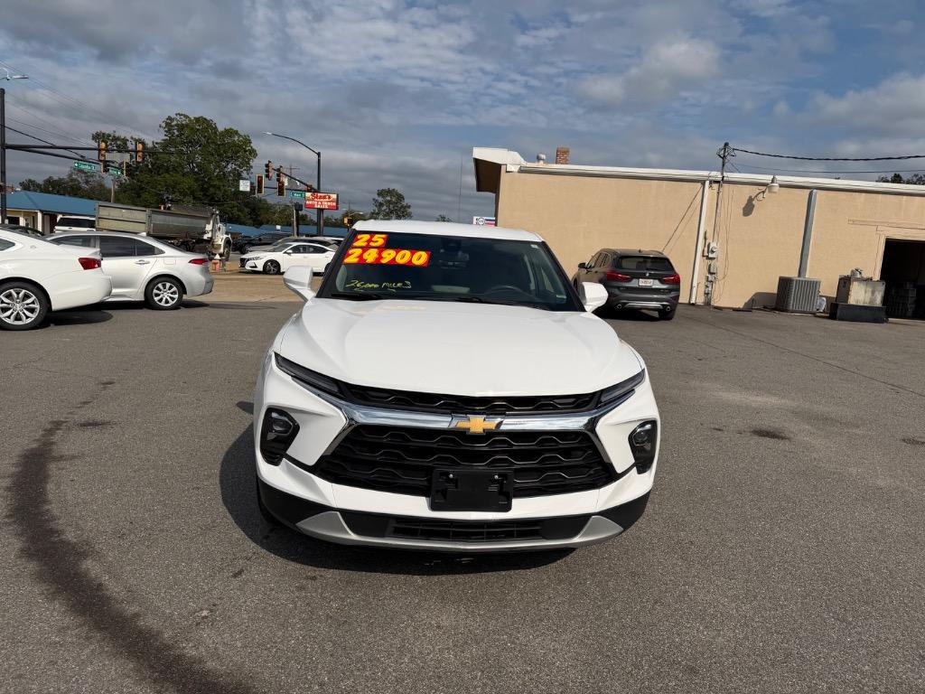 Chevrolet Blazer photo 2